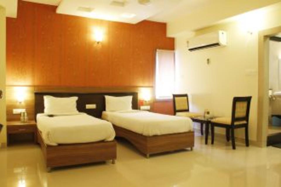 Hotel Shilpa Regency Kottārakara Exterior photo